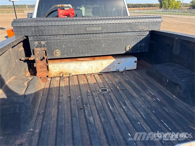 Chevrolet Silverado 2500 HD 4x4 Crew Cab Pickup Ostalo