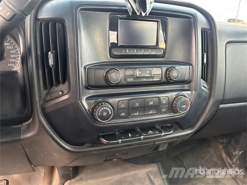 Chevrolet Silverado 2500HD 4x2 Crew Cab Pickup Andere Transporter