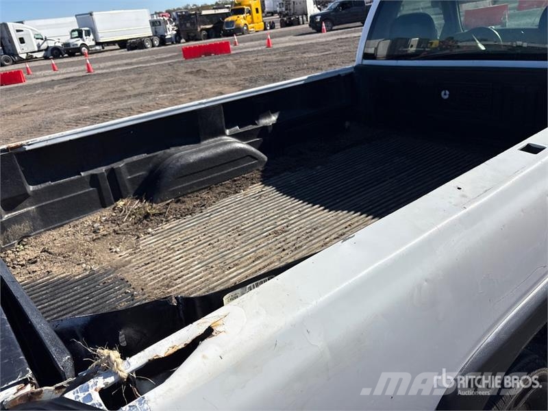 Chevrolet Silverado 2500HD 4x4 Snow Plow Truck Komunalna vozila