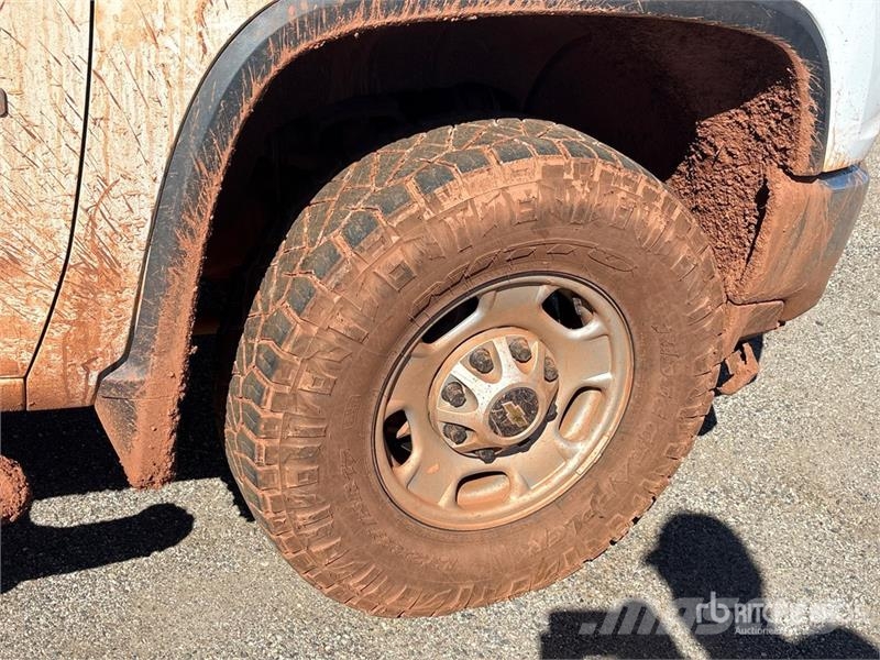 Chevrolet Silverado 2500 HD 4x4 Crew Cab Pickup Други