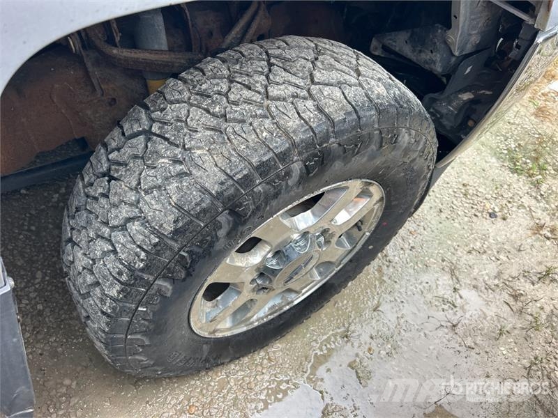 Chevrolet Silverado 2500 HD LTZ 4x4 Crew Cab Pickup (Inopera Други
