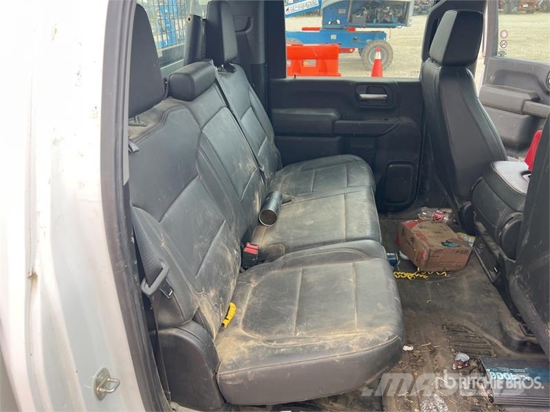 Chevrolet Silverado 2500 HD 4x4 Crew Cab Utility Truck Nakladacia/sklápacia bočnica