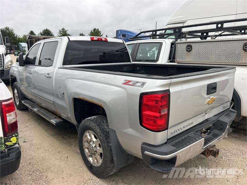 Chevrolet Silverado 2500 HD LTZ 4x4 Crew Cab Pickup (Inopera Други
