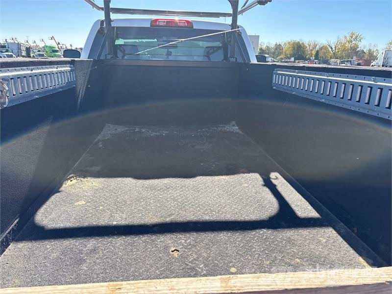 Chevrolet Silverado 2500HD 4x2 Utility Truck Utilitaire benne