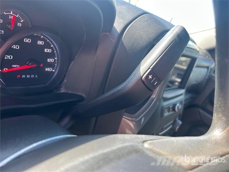 Chevrolet Silverado 2500HD 4x4 Crew Cab Pickup Furgoni altro