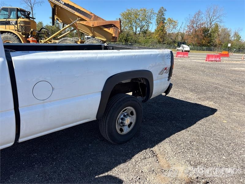 Chevrolet Silverado 2500HD 4x4 Snow Plow Truck Komunalna vozila