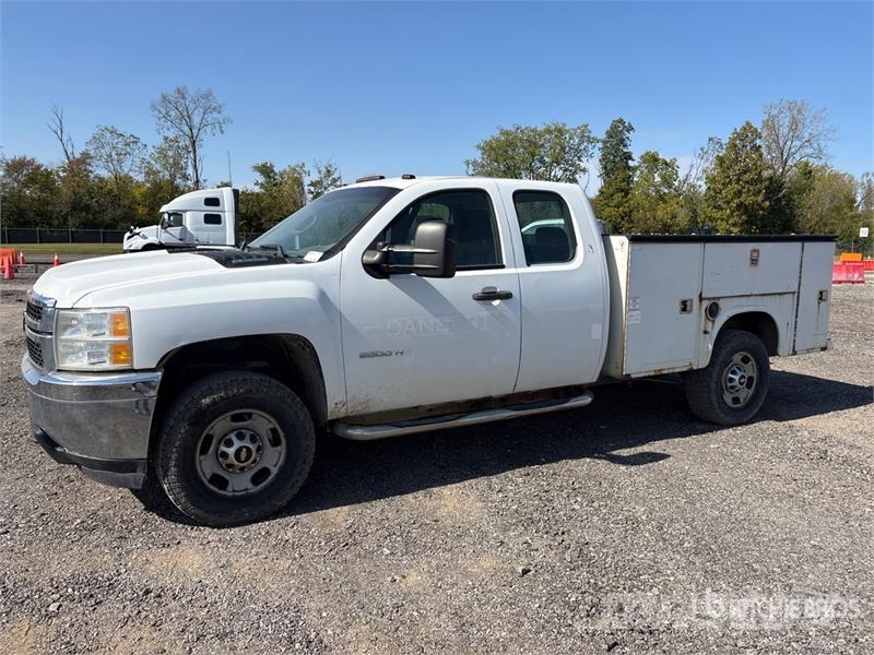 Chevrolet Silverado 2500HD 4x4 Extended Cab Utility Truck 皮卡.傳統半斗卡車/側卸板