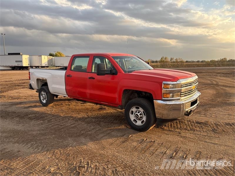 Chevrolet Silverado 2500HD 4x2 Crew Cab Pickup Andere Transporter