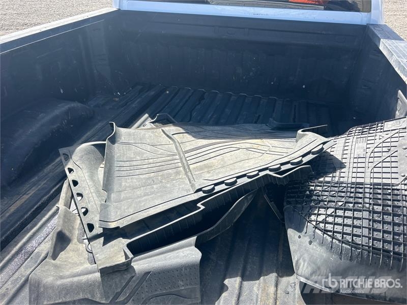 Chevrolet Silverado 2500HD 4x4 Crew Cab Pickup Furgoni altro