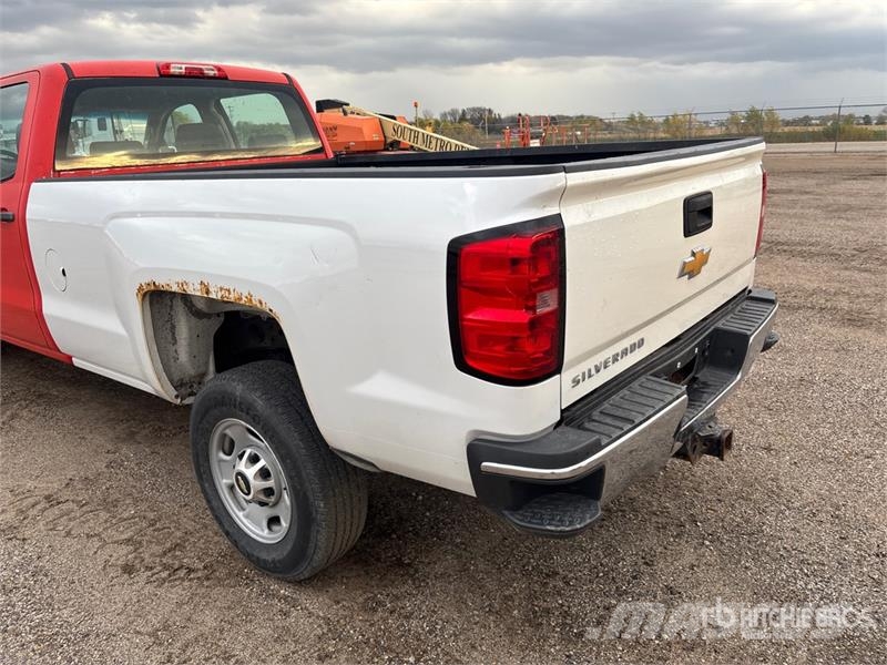 Chevrolet Silverado 2500HD 4x2 Crew Cab Pickup Andere Transporter
