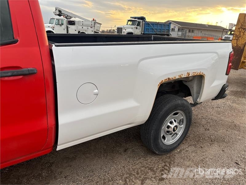 Chevrolet Silverado 2500HD 4x2 Crew Cab Pickup Andere Transporter