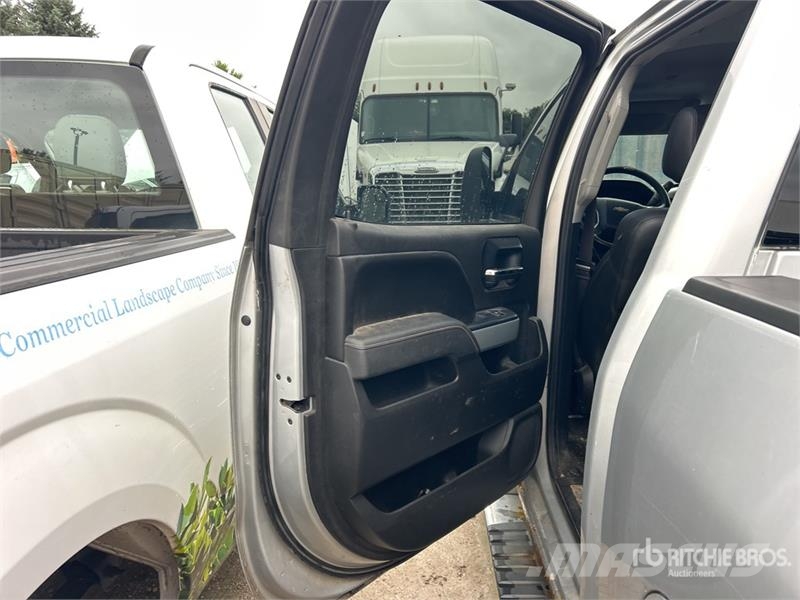 Chevrolet Silverado 2500 HD LTZ 4x4 Crew Cab Pickup (Inopera Други
