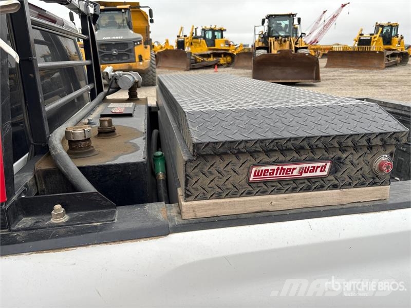 Chevrolet Silverado 2500HD Andere Transporter