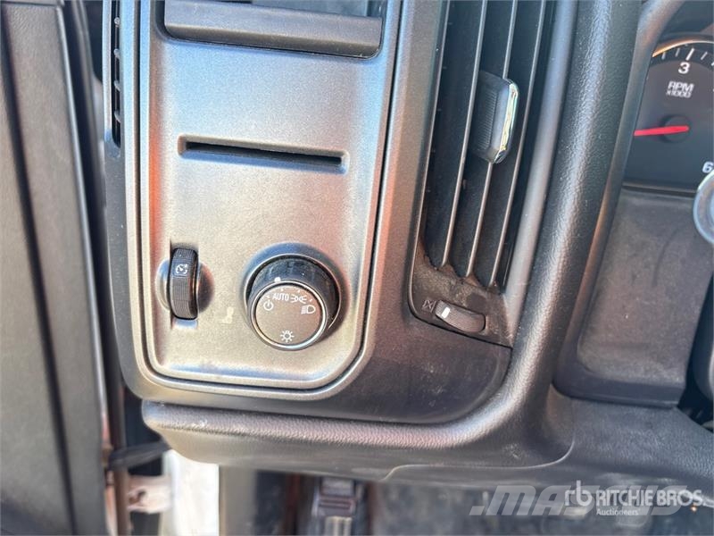 Chevrolet Silverado 2500HD 4x2 Utility Truck Utilitaire benne
