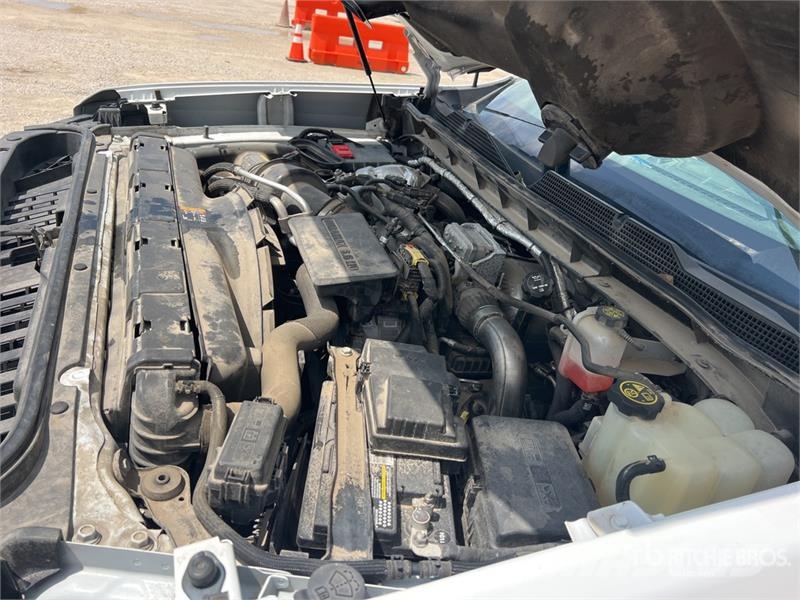 Chevrolet Silverado 2500 HD 4x4 Crew Cab Utility Truck Nakladacia/sklápacia bočnica