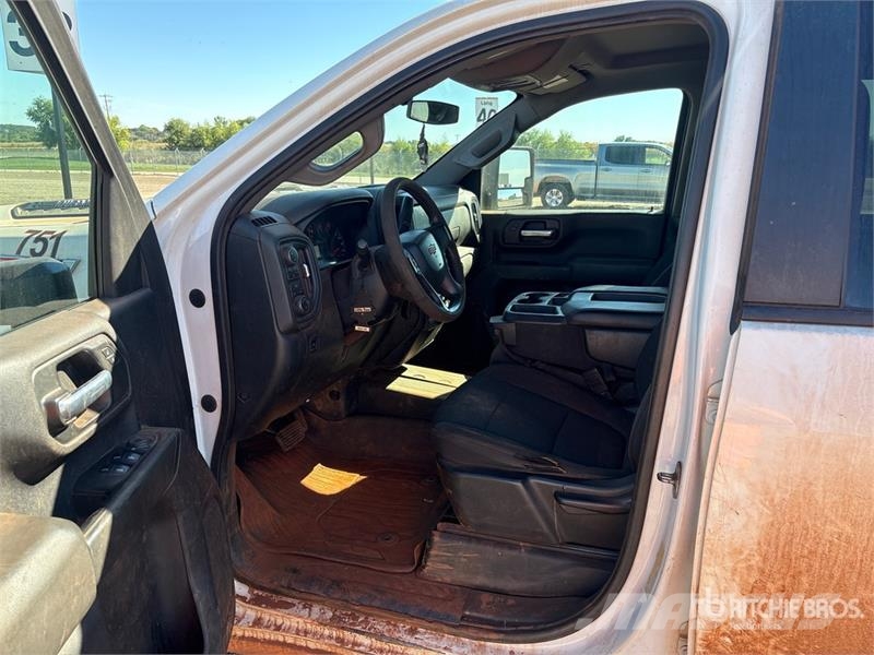 Chevrolet Silverado 2500 HD 4x4 Crew Cab Pickup Други