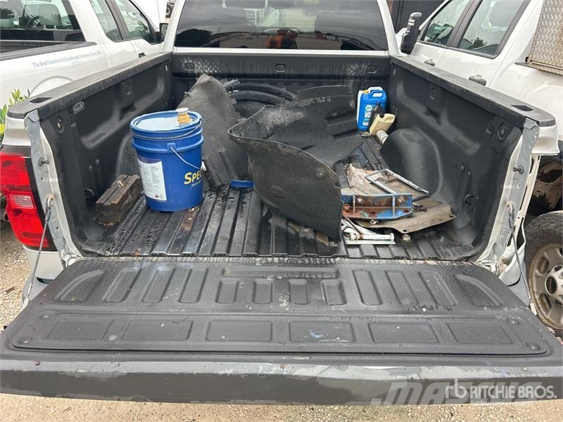 Chevrolet Silverado 2500 HD LTZ 4x4 Crew Cab Pickup (Inopera Други