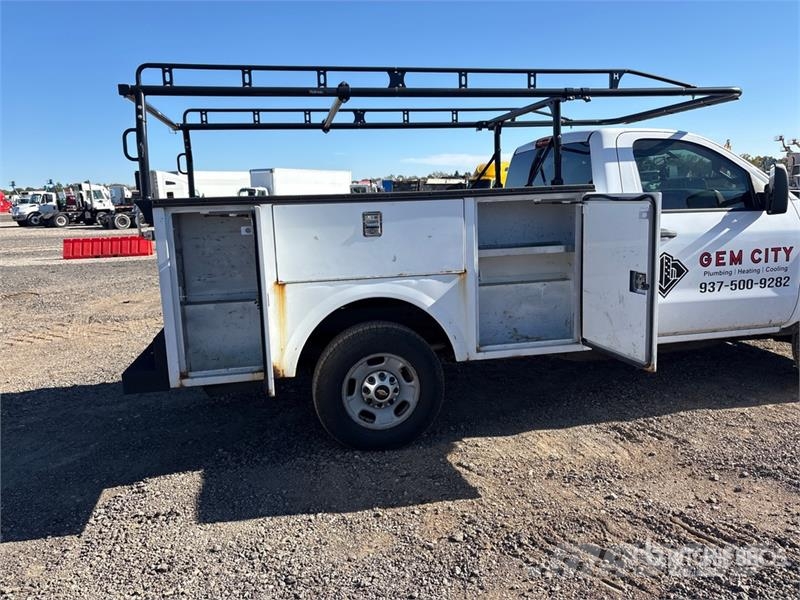 Chevrolet Silverado 2500HD 4x2 Utility Truck Utilitaire benne