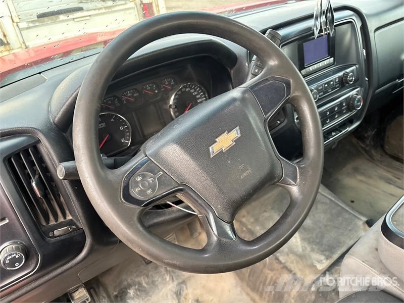 Chevrolet Silverado 2500HD 4x2 Crew Cab Pickup Andere Transporter