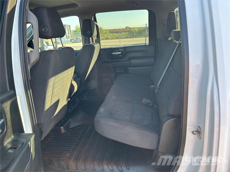 Chevrolet Silverado 2500 HD 4x4 Crew Cab Pickup Ostalo