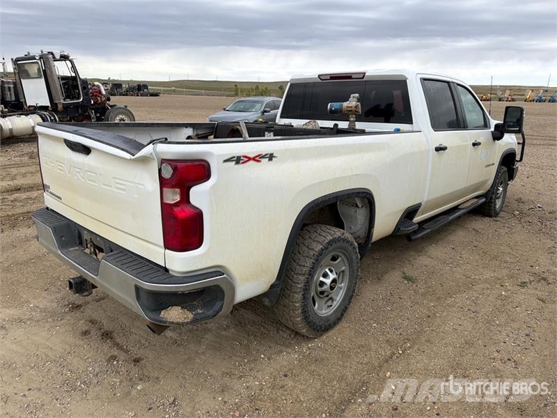 Chevrolet Silverado 2500 4x4 Crew Cab Pickup (Inoperable) Ostalo