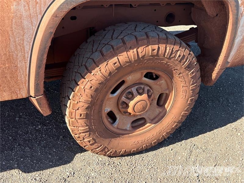 Chevrolet Silverado 2500 HD 4x4 Crew Cab Pickup Други