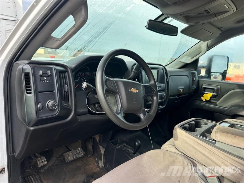 Chevrolet Silverado 2500HD WT 4x4 Crew Cab Pickup Autre fourgon / utilitaire