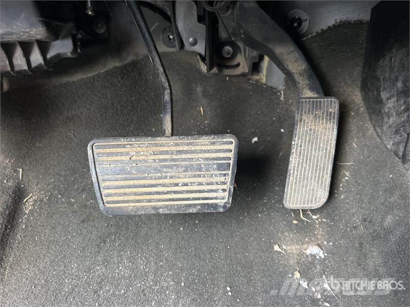 Chevrolet Silverado 2500 HD LTZ 4x4 Crew Cab Pickup (Inopera Други