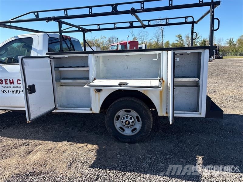 Chevrolet Silverado 2500HD 4x2 Utility Truck Utilitaire benne
