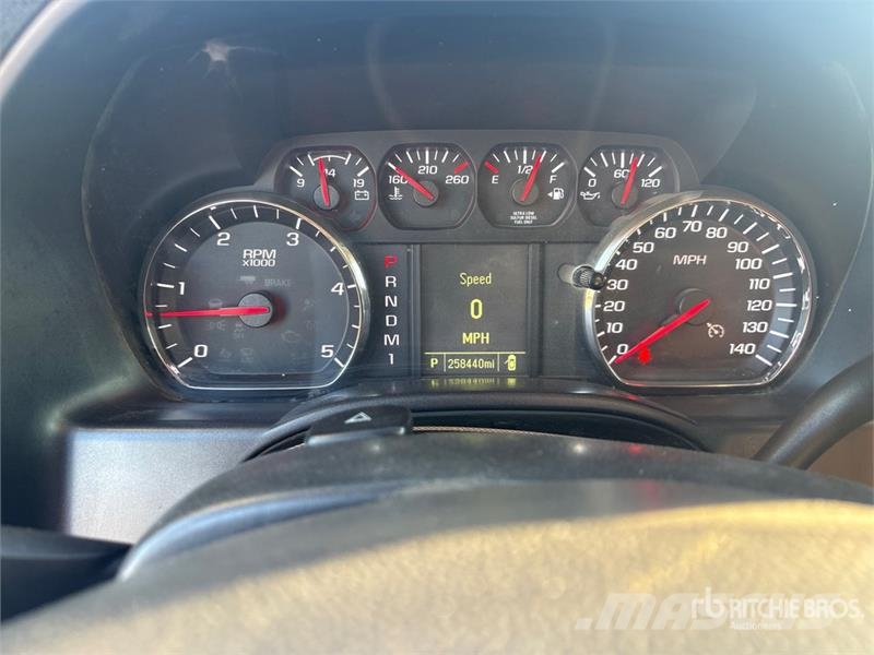 Chevrolet Silverado 2500HD 4x2 Crew Cab Utility Truck Pickup/Pritschenwagen
