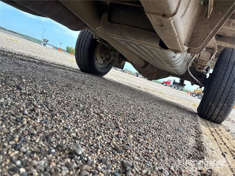 Chevrolet Silverado 2500HD Camion con sponde ribaltabili