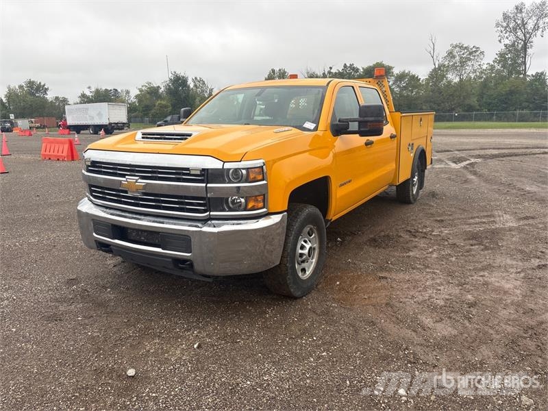 Chevrolet Silverado 2500HD 4x4 Crew Cab Utility Truck Pick up/Dropside