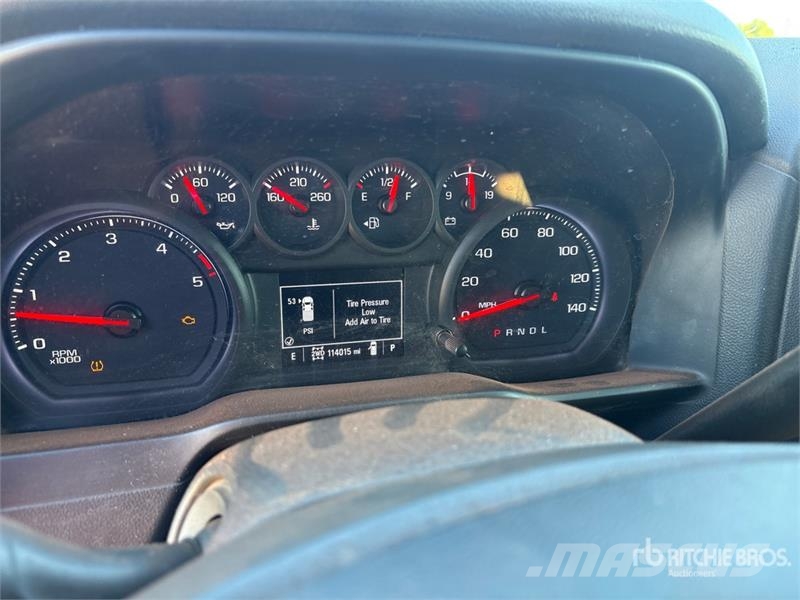 Chevrolet Silverado 2500 HD 4x4 Crew Cab Pickup Други