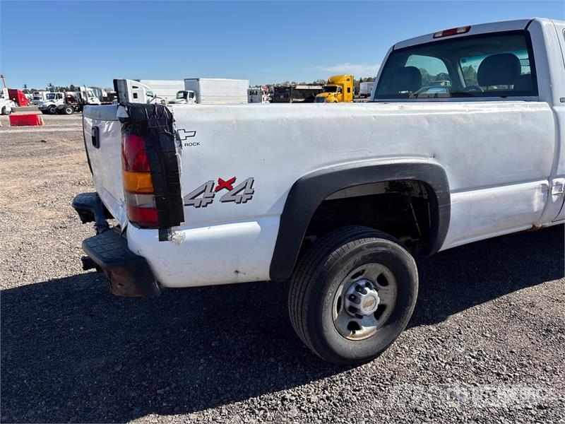 Chevrolet Silverado 2500HD 4x4 Snow Plow Truck Komunalna vozila