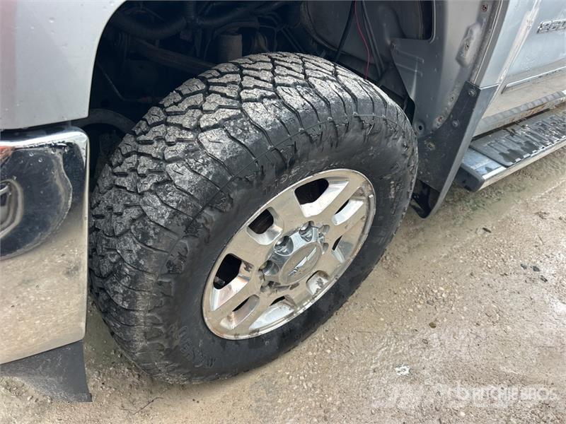 Chevrolet Silverado 2500 HD LTZ 4x4 Crew Cab Pickup (Inopera Други