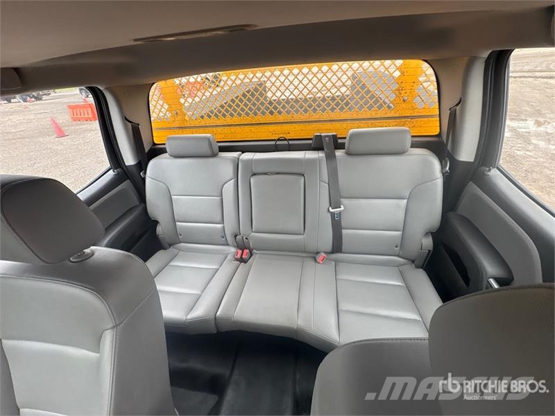 Chevrolet Silverado 2500HD 4x4 Crew Cab Utility Truck Pick up/Dropside