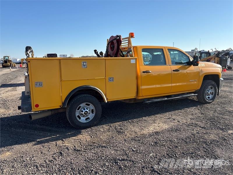 Chevrolet Silverado 2500HD شاحنات خفيفة/مفصلية الجوانب