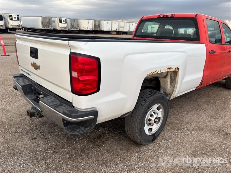 Chevrolet Silverado 2500HD 4x2 Crew Cab Pickup Andere Transporter