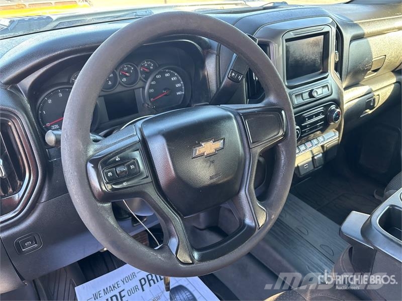 Chevrolet Silverado 2500 HD 4x4 Crew Cab Pickup Ostalo
