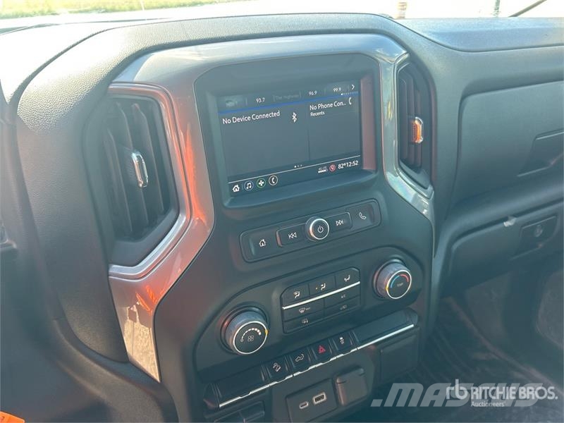 Chevrolet Silverado 2500HD 4x4 Crew Cab Pickup Furgoni altro