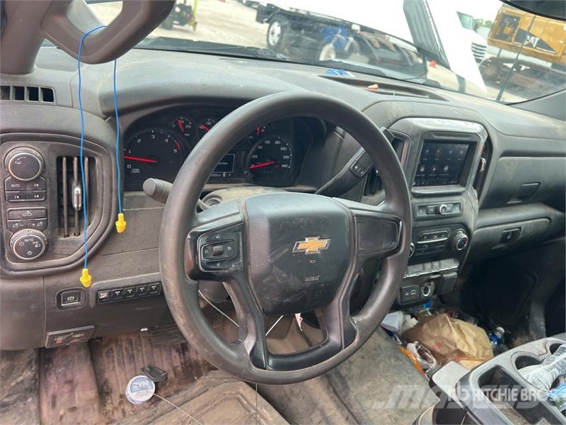 Chevrolet Silverado 2500 HD 4x4 Crew Cab Utility Truck Nakladacia/sklápacia bočnica