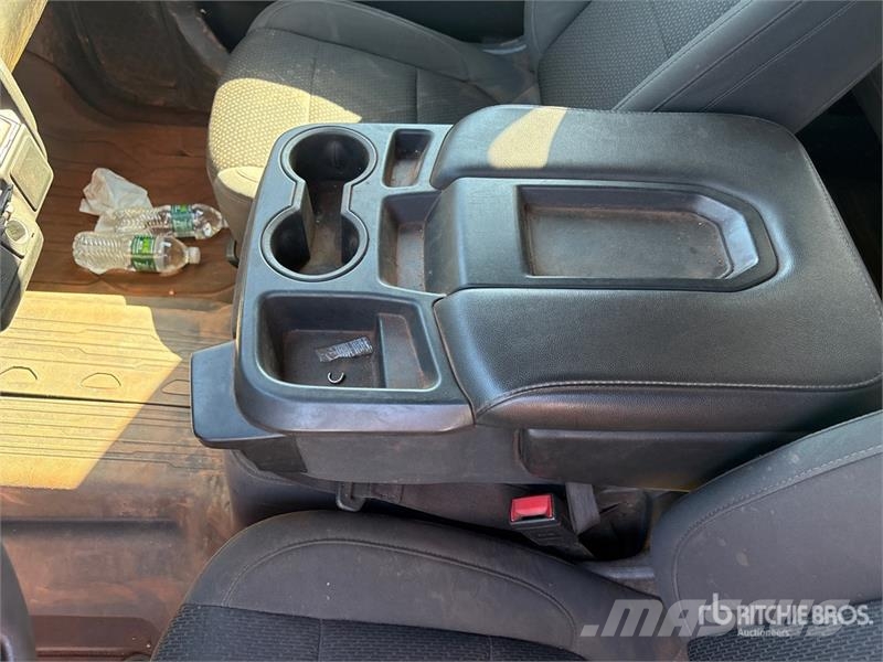 Chevrolet Silverado 2500 HD 4x4 Crew Cab Pickup Други