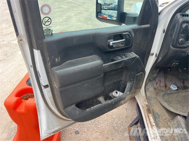 Chevrolet Silverado 2500 HD 4x4 Crew Cab Utility Truck Nakladacia/sklápacia bočnica