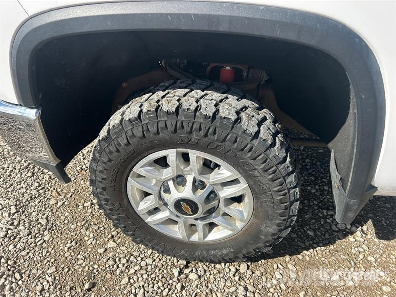 Chevrolet Silverado 2500HD 4x4 Crew Cab Pickup Furgoni altro