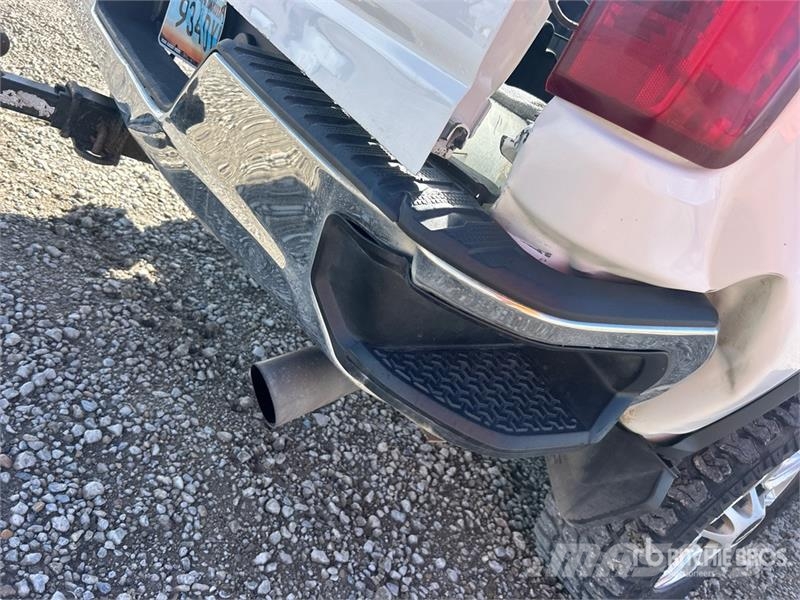 Chevrolet Silverado 2500HD 4x4 Crew Cab Pickup Furgoni altro