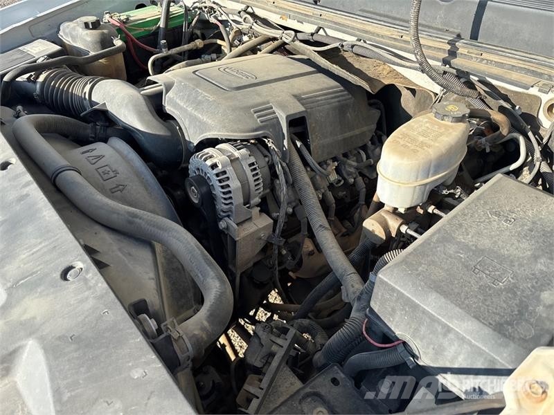 Chevrolet Silverado 3500HD Camion con sponde ribaltabili