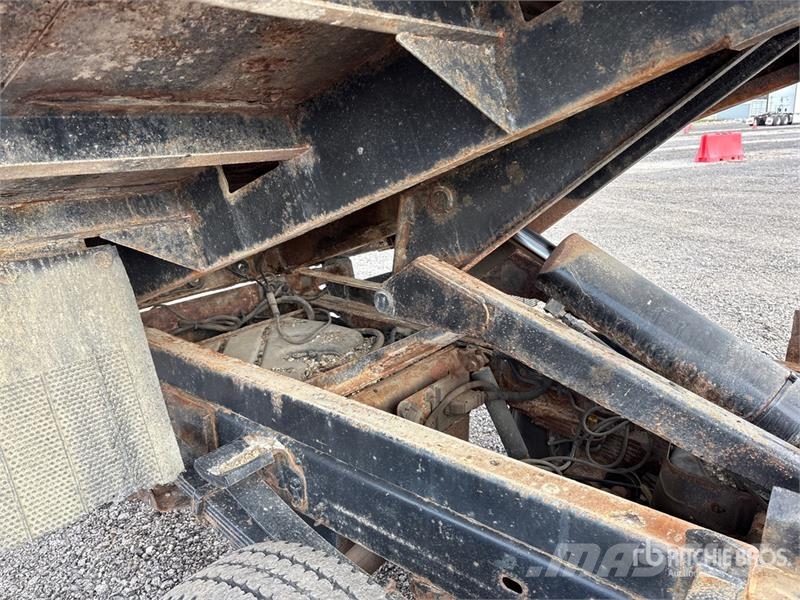 Chevrolet Silverado 3500HD 4x4 Dump Truck Damperli kamyonlar