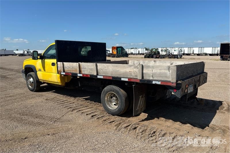 Chevrolet Silverado 3500 4x2 Flatbed Truck 플랫베드/드롭사이드 트럭