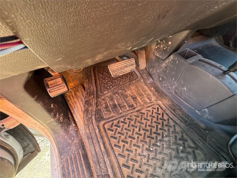 Chevrolet Silverado 3500HD شاحنات خفيفة/مفصلية الجوانب