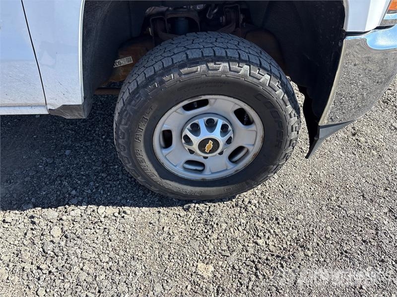Chevrolet Silverado 3500HD شاحنات خفيفة/مفصلية الجوانب